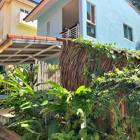 Sea Dreamer Beachfront Apartments Phuket Exterior photo