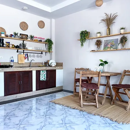 Sea Dreamer Beachfront Apartments Phuket Exterior photo