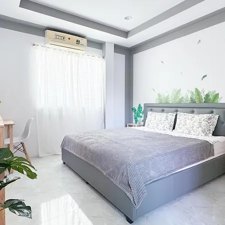 Sea Dreamer Beachfront Apartments Phuket Exterior photo