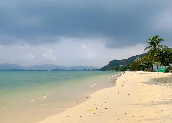 Sea Dreamer Beachfront Apartments